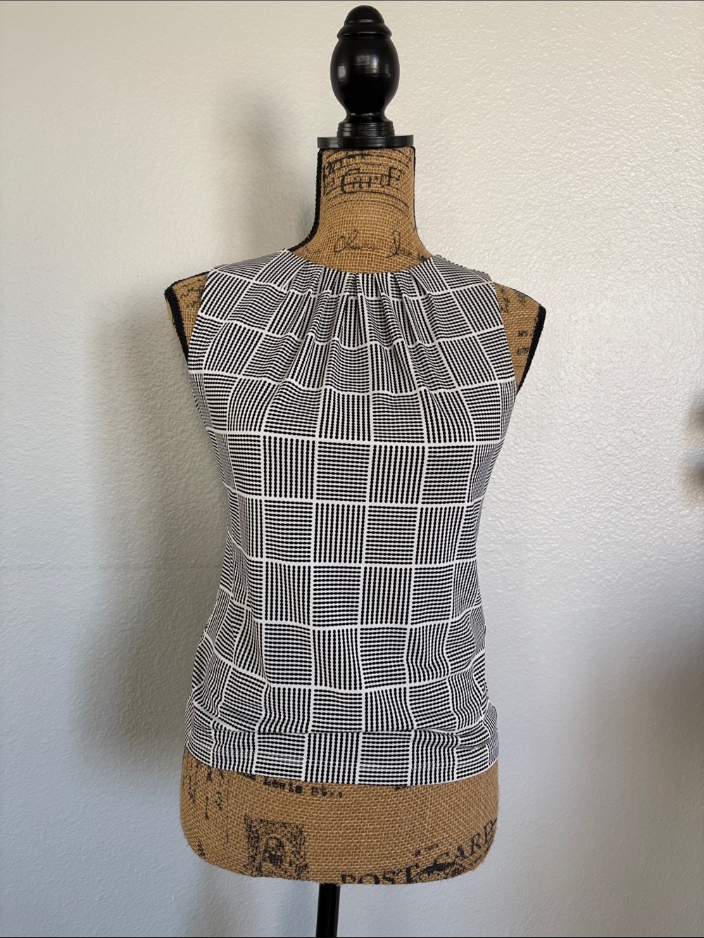 Calvin Klein Black & White Grid Sleeveless Shell Top